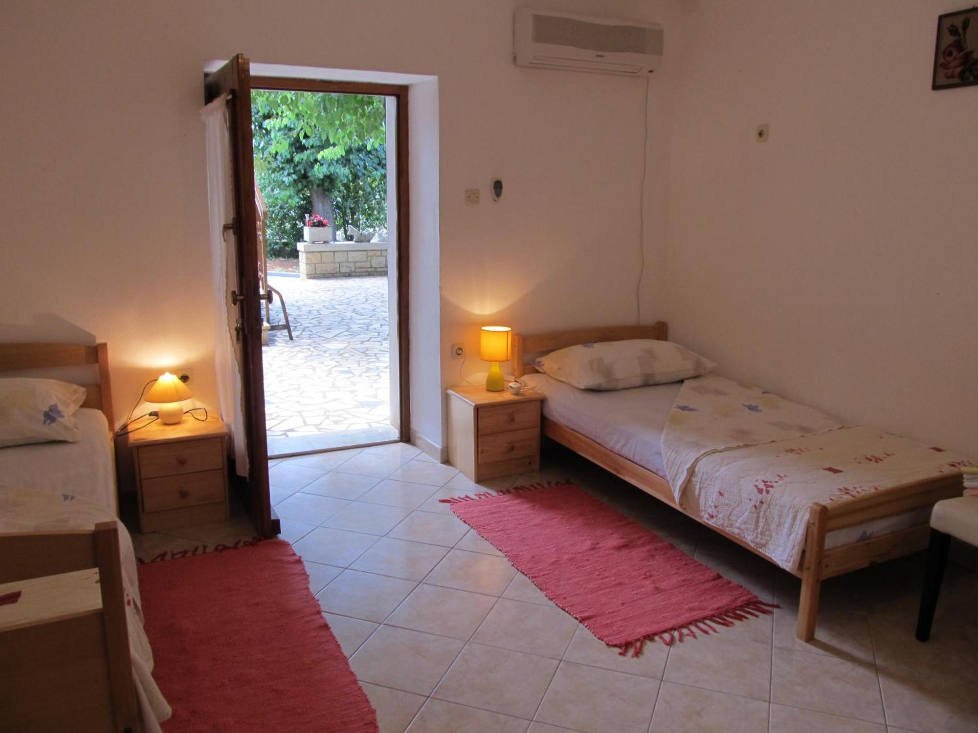 Apartments Vesna With Pool - New! Sveti Lovreč Pazenatički Стая снимка